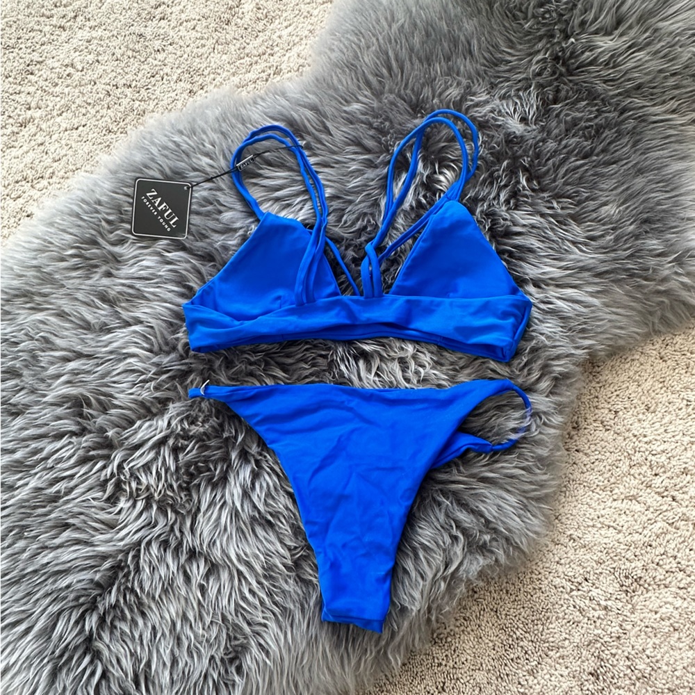 Blue Bikini Set (BNWT) - Picture 2 of 2